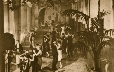 Members on the dance floor at Murrays Club